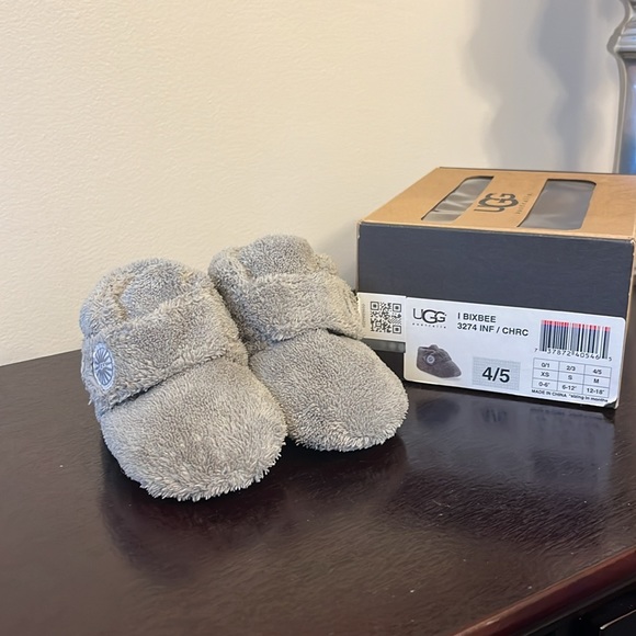 Ugg Infant Booties, Size 4/5, grey, with box - Picture 2 of 6